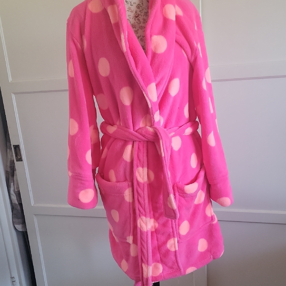 NWT PINK Victoria's Secret Fuzzy Pink Robe SIZE M/L